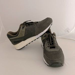 Nike Pegasus 89 TXT Cargo Olive Green - Pre Owned Men Color: Green